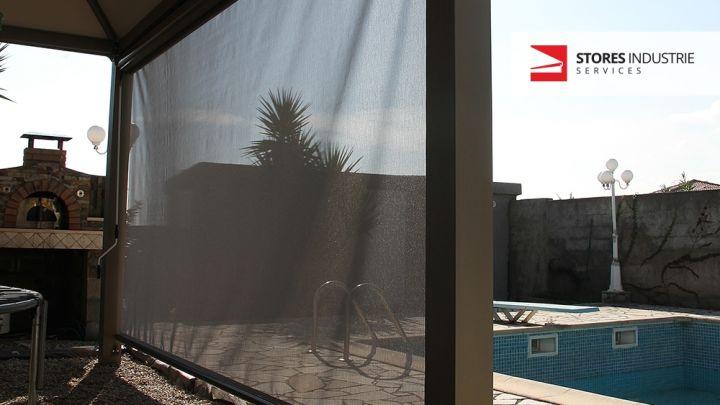 abri avec rideau vertical brise soleil terrasse particulier