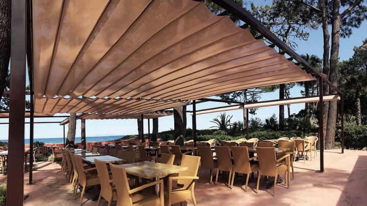 pergola retractable manuel restaurant bastia