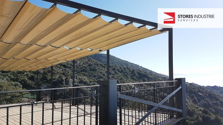 pergola retractable manuel bache PVC corse