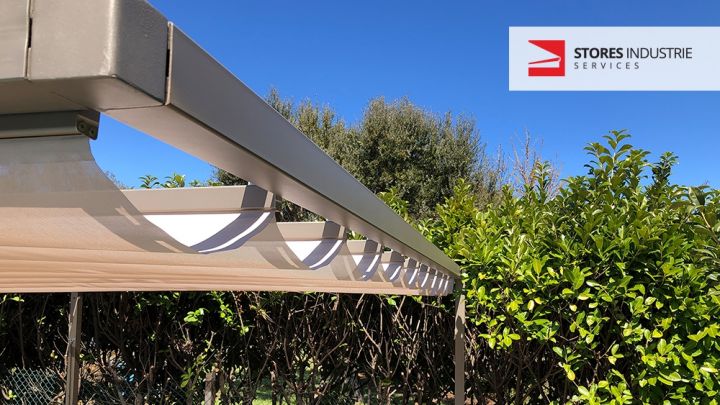 pergola retractable manuel bache PVC microperforee