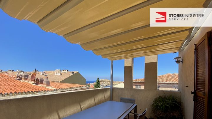 pergola retractable manuel abris balcon vue mer ile rousse