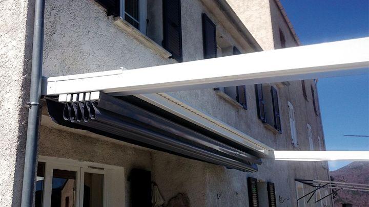 pergola motorisee blanche auvent de protection