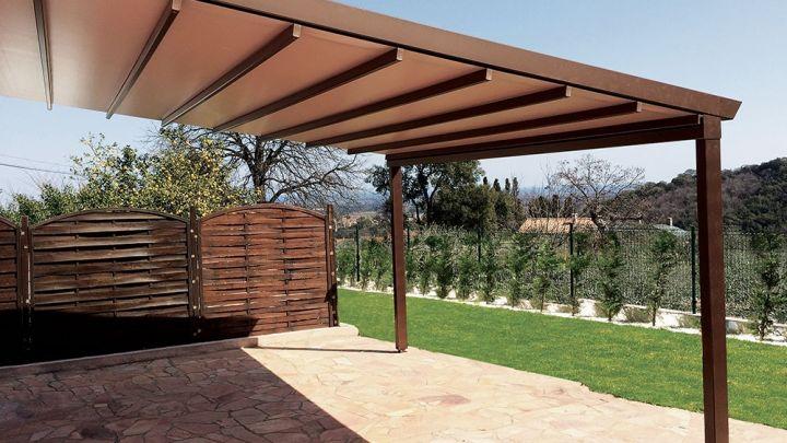 pergola motorisee marron terrasse corse