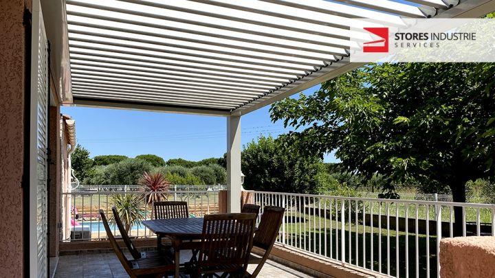 pergola bioclimatique aluminium sur terrasse