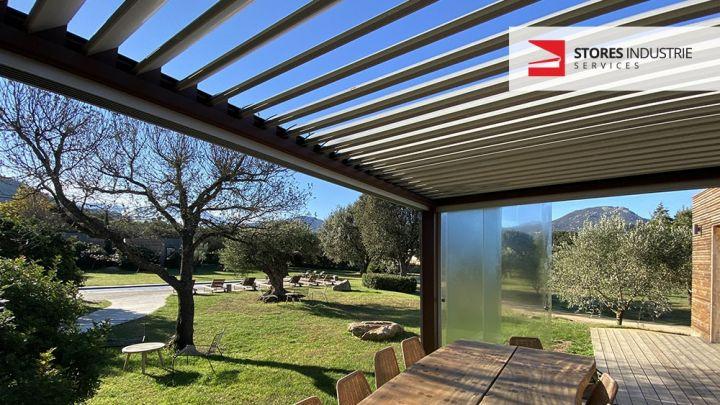 pergola bioclimatique aluminium terrasse fermeture vitre