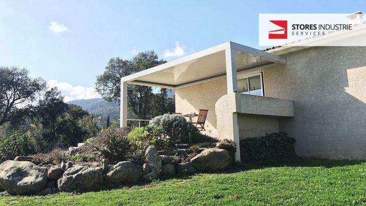 pergola bioclimatique lame sur terrasse en corse