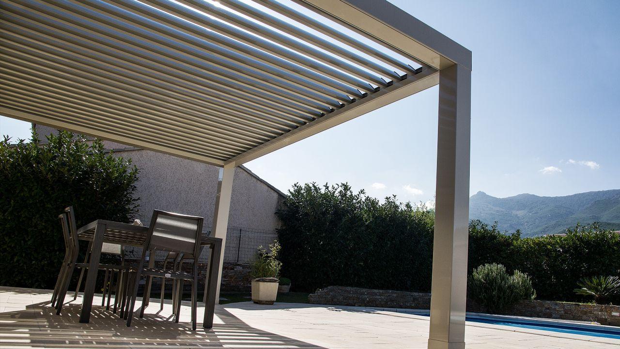 pergola bioclimatique blanche corse